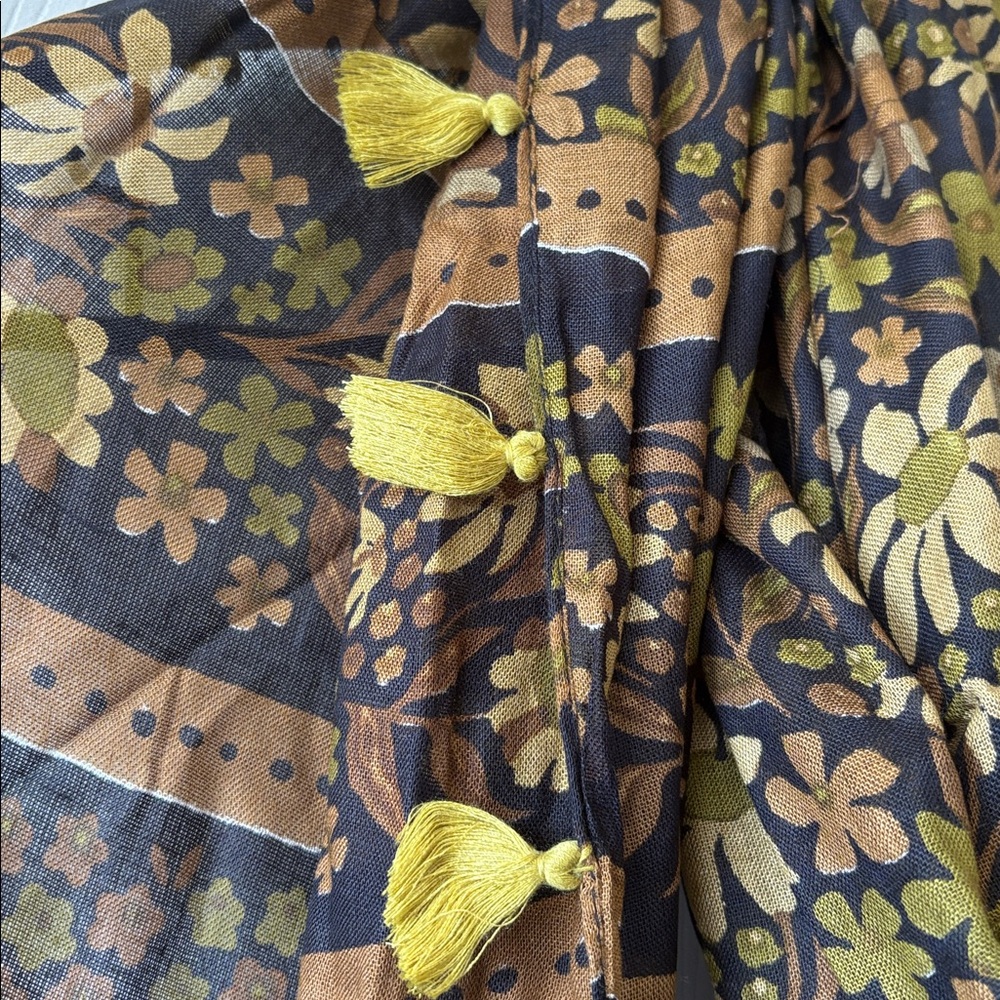 NATURAL LIFE Floral Sayulita Scarf Black Floral - Picture 8 of 8